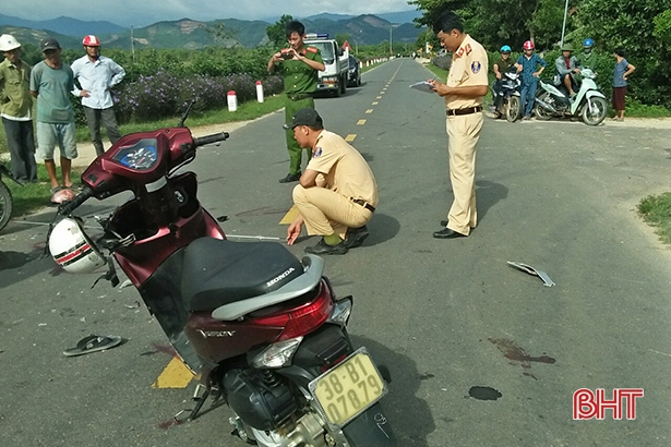 Va chạm xe máy, một người đàn ông tử vong trên đường đi cấp cứu