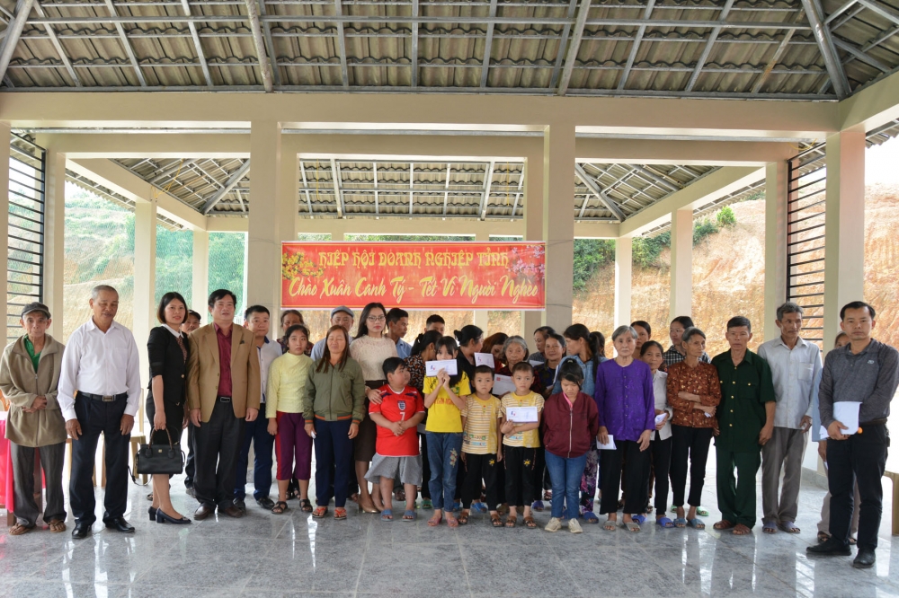 Trao quà “Tết vì người nghèo” năm Canh Tý - 2020 cho bà con giáo dân Giáo Xứ Vĩnh Hội tại huyện Vũ Quang(Hà Tĩnh)