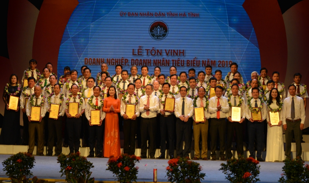 Hà Tĩnh vinh danh 28 doanh nghiệp và 25 doanh nhân tiêu biểu năm 2019 