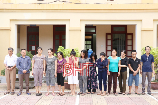Hà Tĩnh: Phá đường dây lô đề toàn… nữ, thu giữ hơn 40 triệu đồng