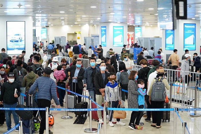 Từ đêm nay, cách ly tập trung 100% hành khách nhập cảnh Việt Nam