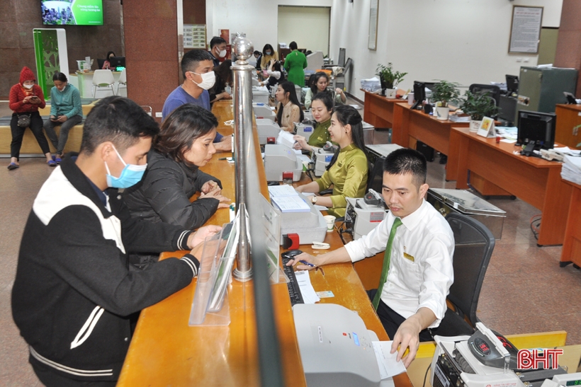 Các ngân hàng ở Hà Tĩnh tiếp tục giảm lãi suất huy động vốn