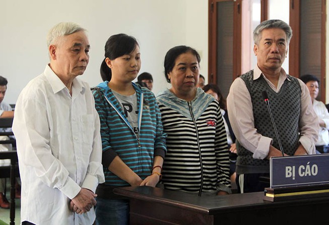 Xét xử cựu chánh án tỉnh Phú Yên bị cáo buộc tham ô