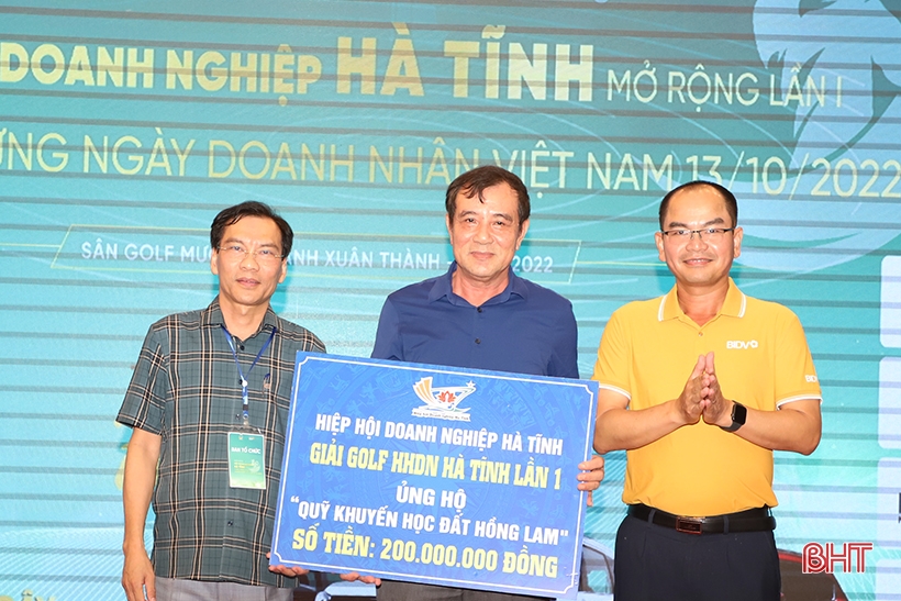 Giải Golf Hiệp hội Doanh nghiệp Hà Tĩnh huy động hơn 1 tỷ đồng cho công tác từ thiện