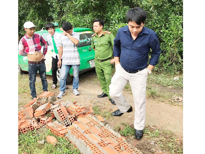 Vây nhốt xe chở cảnh sát: Mở rộng điều tra tội trốn thuế, cưỡng đoạt tài sản